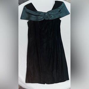 Dark green velvet vintage dress size 5 [G—43] By choice dress California